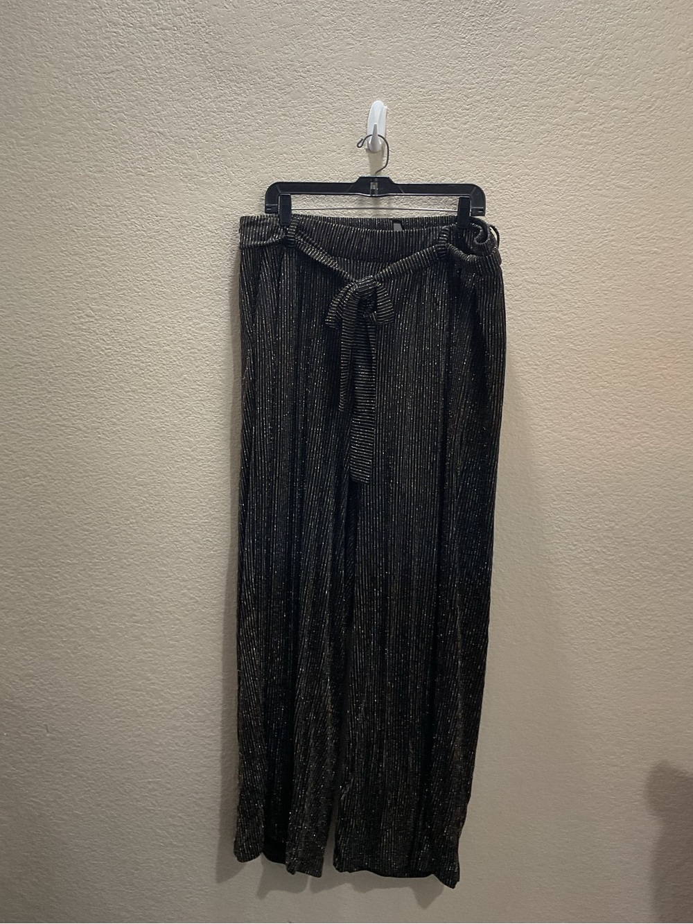 torrid Black Metallic Thread Wide-Leg Tie-Waist Pants